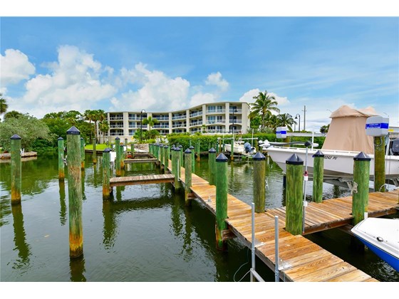 Your Own boat Dock! - Condo for sale at 516 Tamiami Trl S #405, Nokomis, FL 34275 - MLS Number is A4517408
