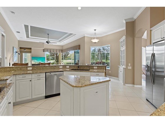 Single Family Home for sale at 8015 Warwick Gardens Ln, University Park, FL 34201 - MLS Number is A4518170